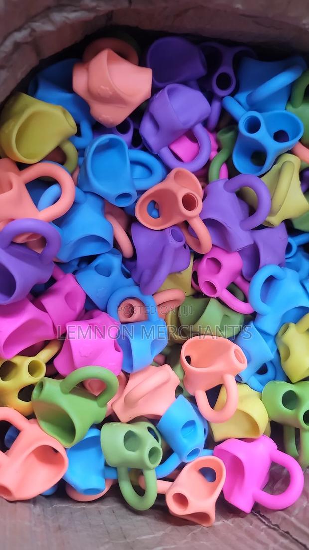 Silicone Pencil Grips Designed to Assist With Proper Writing Posture