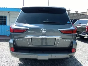 Lexus LX 570 AWD 2019 Gray