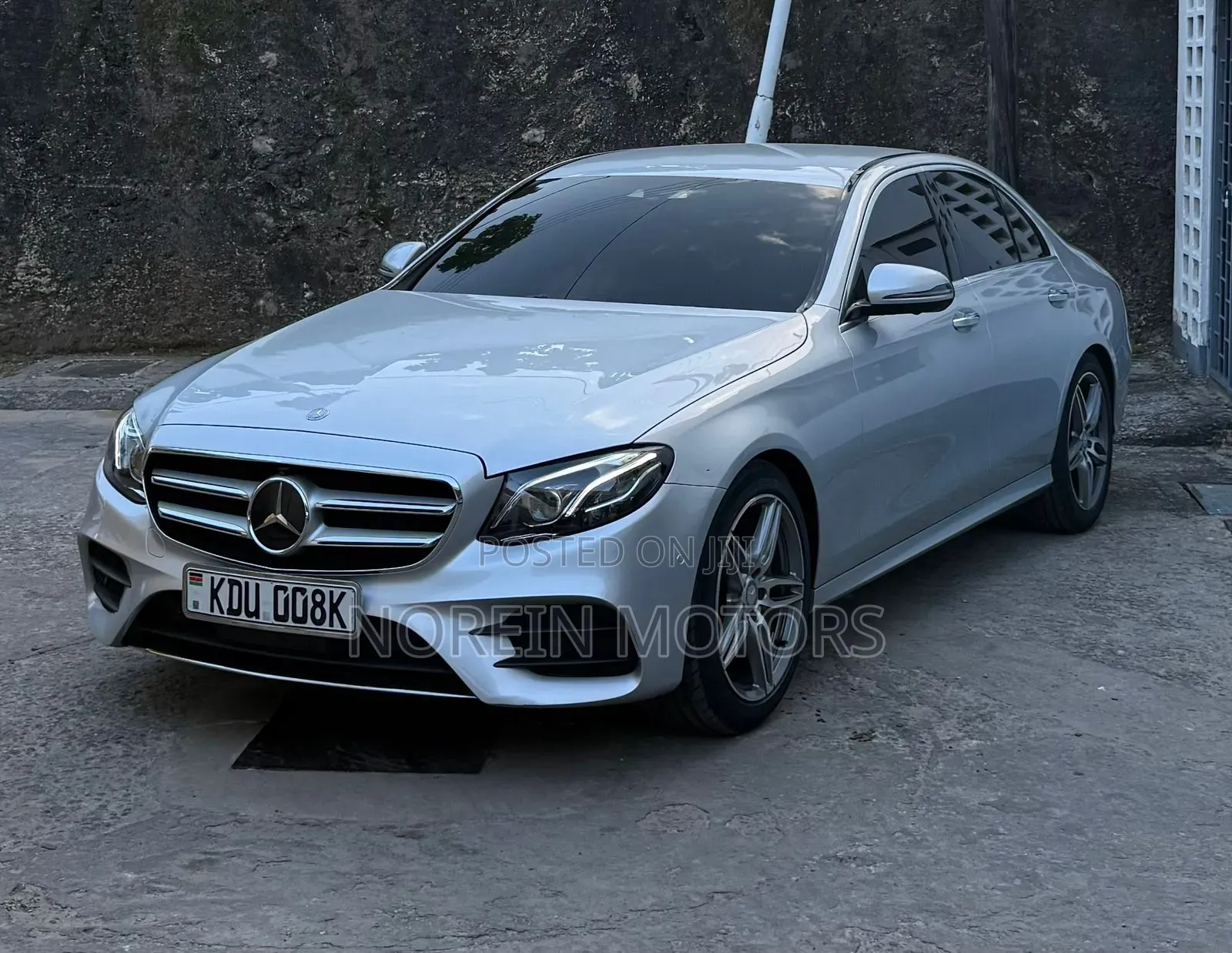 Mercedes-Benz E200 2017 Silver