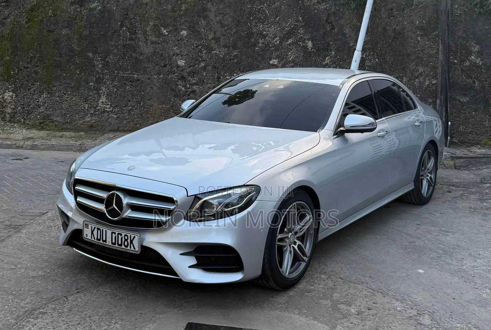 Mercedes-Benz E200 2017 Silver