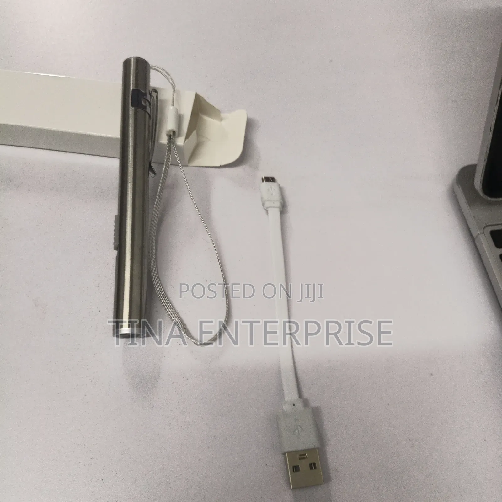 Pen Torch ) Diagnostic Torch.