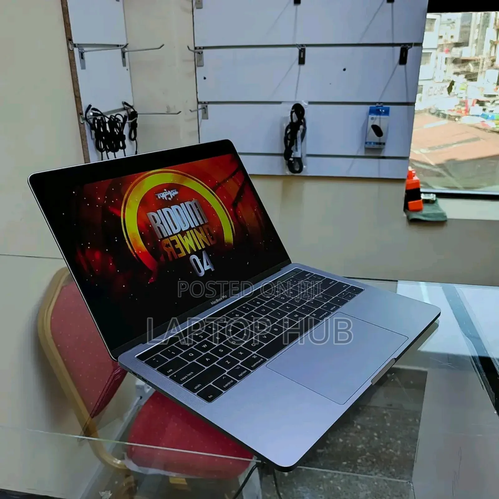 Laptop Apple MacBook Pro 2017 16GB Intel Core I7 SSD 512GB