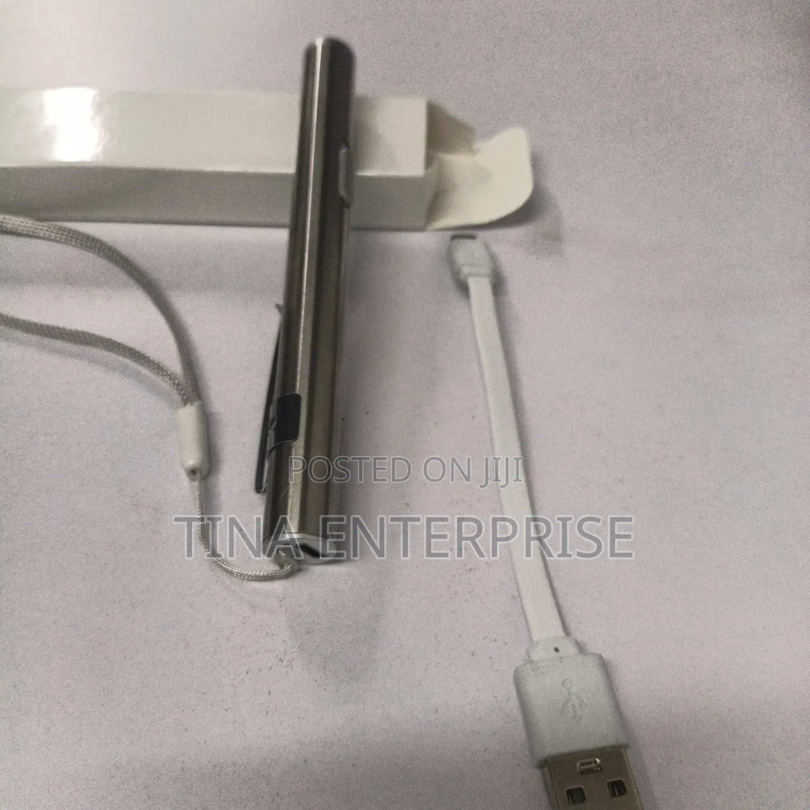 Pen Torch ) Diagnostic Torch.