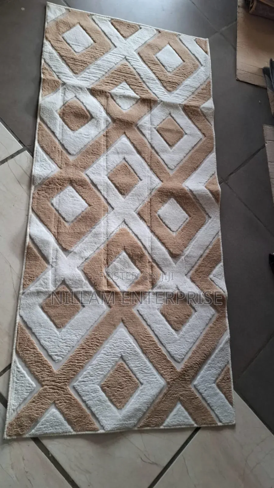 *American Bedside Mat*
180*80 Cm
