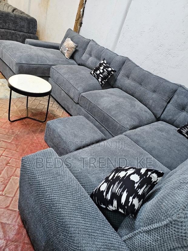 Opulent Sturdy 9 Seater U Seat