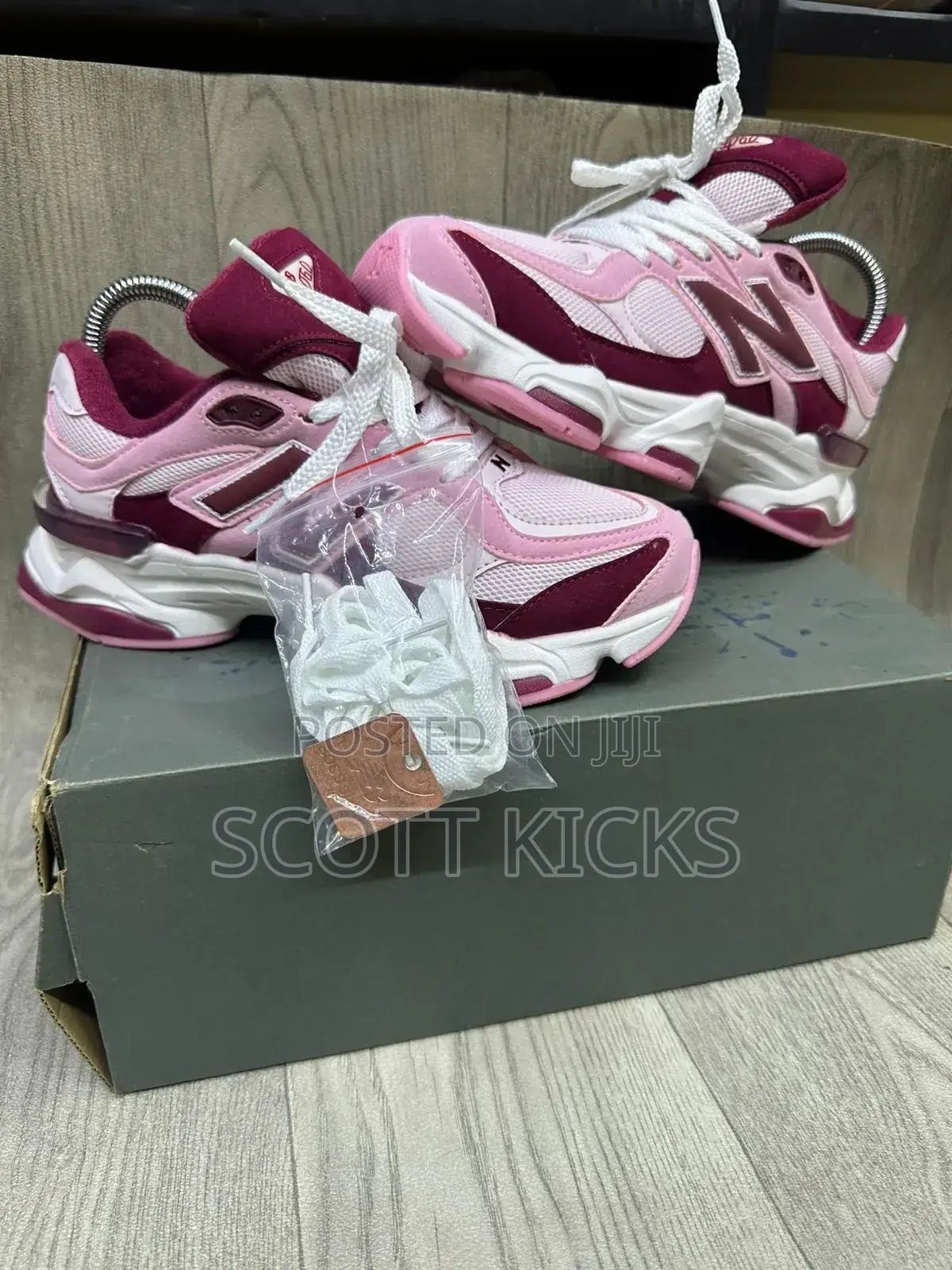New Balance 9060 Burgundy
