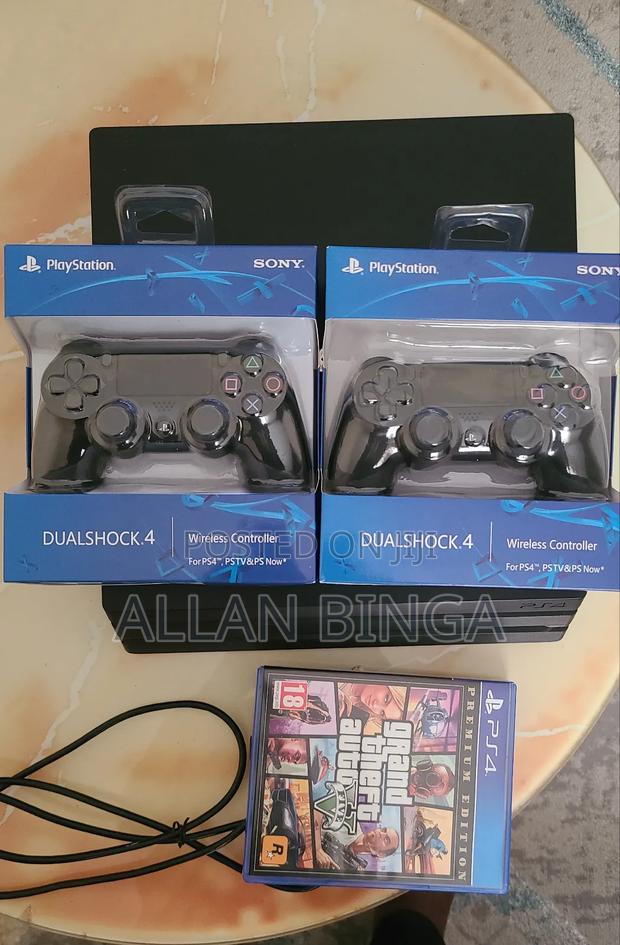 Ps 4 Pro Slightly Used - thumbnail 3