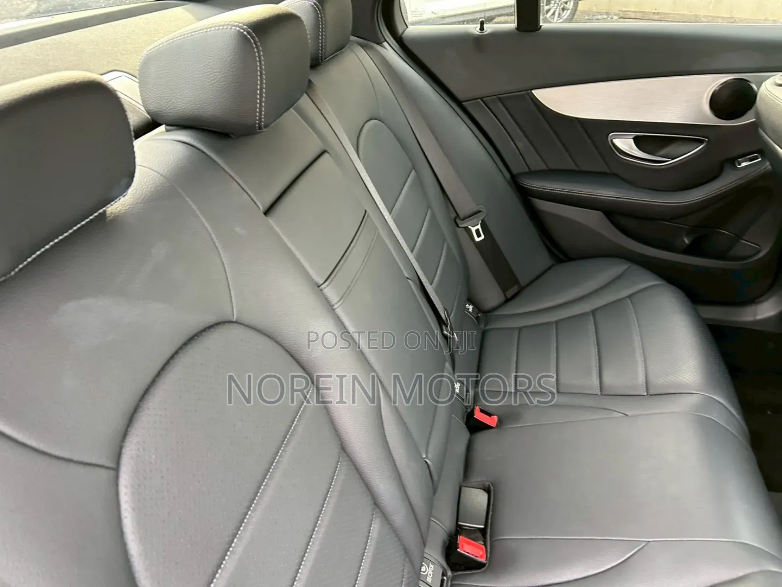 Mercedes-Benz C180 2018 Blue