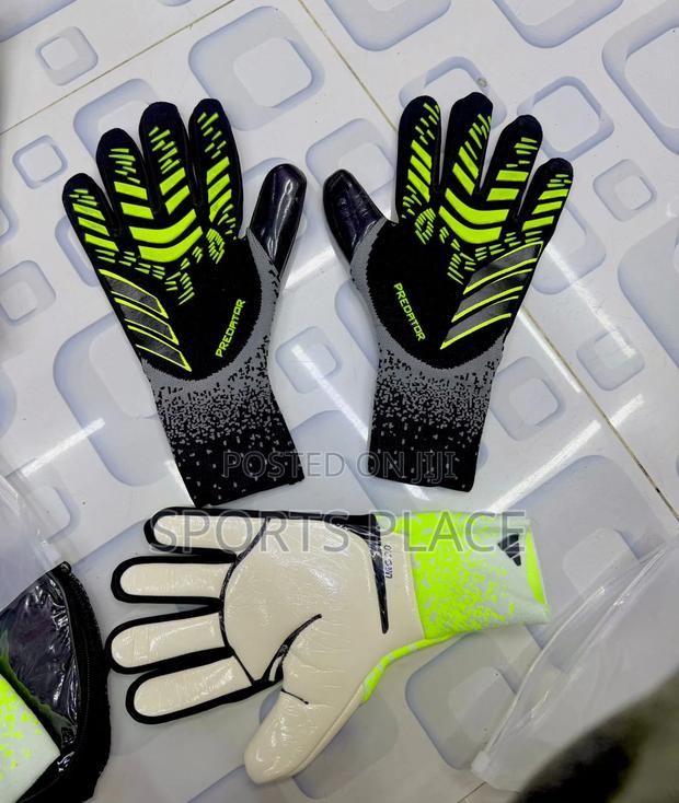 Predator Elite Blackout Gloves - With Neon Green- Goalkeeper Gloves