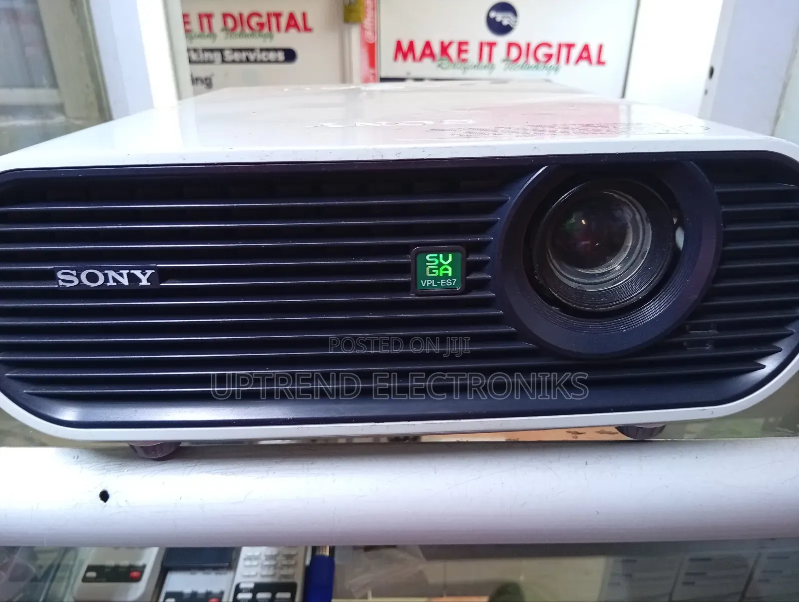 Sony VPL-Es7: High-Performance Projector for Office Home