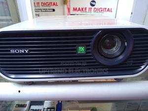 Sony VPL-Es7: High-Performance Projector for Office Home - thumbnail 2