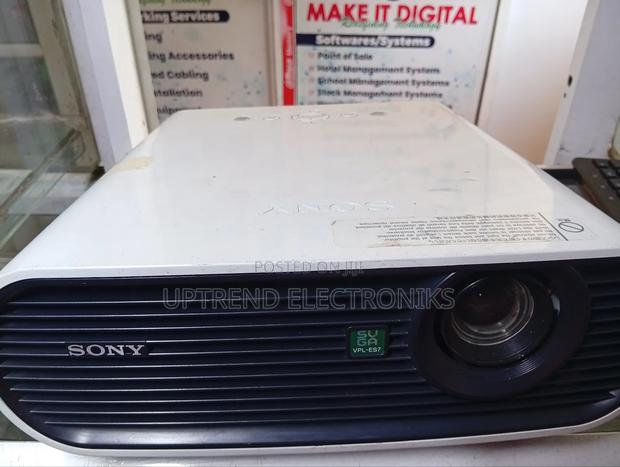 Sony VPL-Es7: Bright Sharp Home Cinema Projector - main view