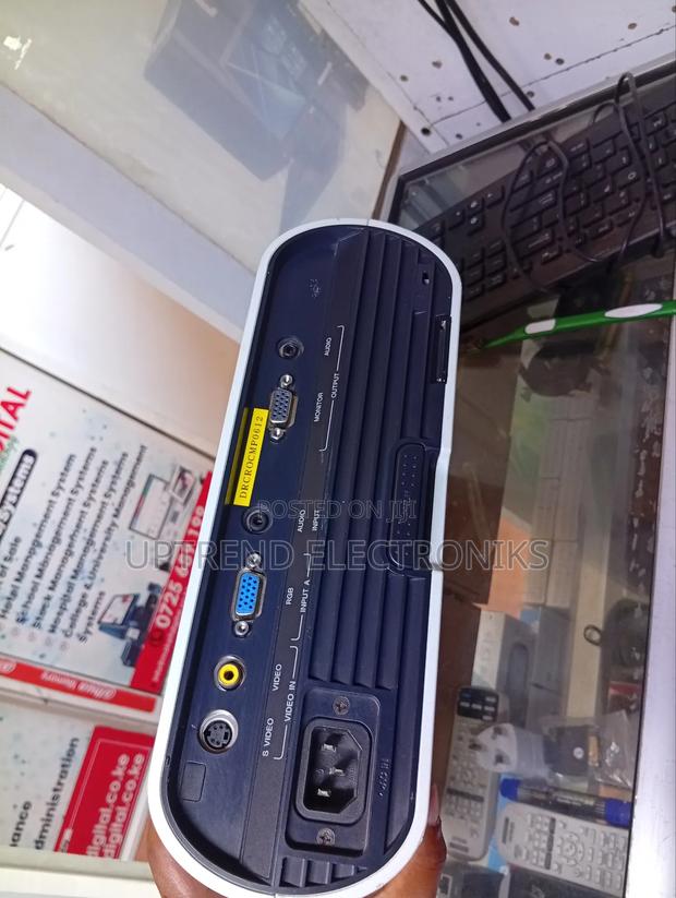 Sony VPL-Es7: Bright Sharp Home Cinema Projector - thumbnail 2