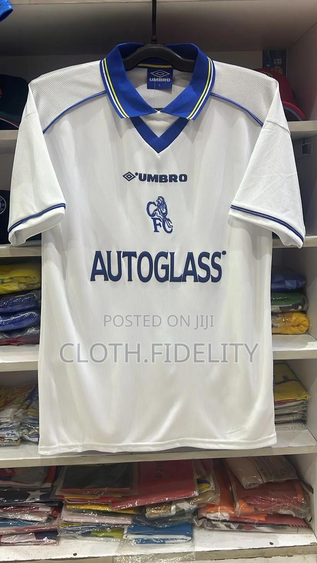 Chelsea 1999-2000 Retro Jersey.