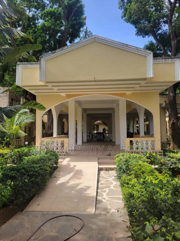 Restaurant Space - main view