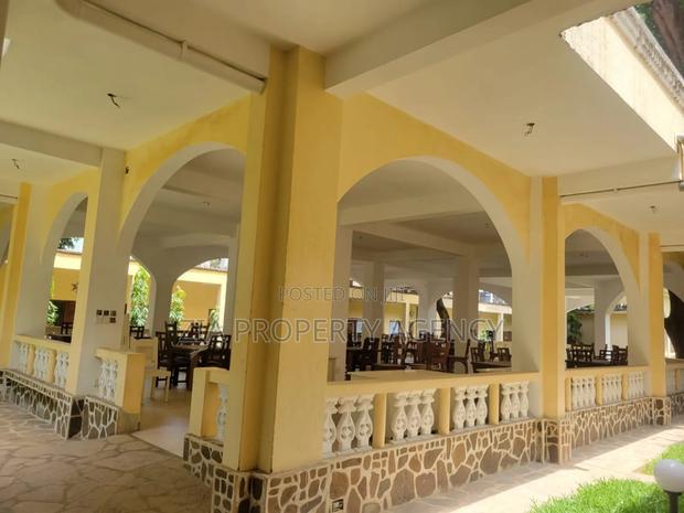 Restaurant Space - thumbnail 7