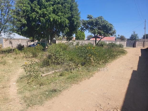 Plots on Tarmac Nanyuki - thumbnail 2