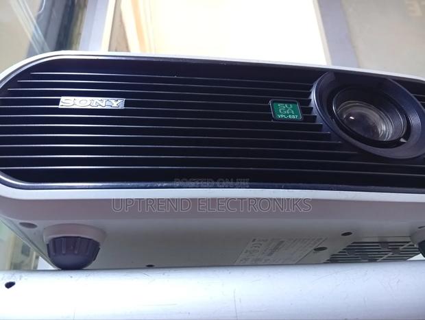 Sony VPL-Es7: Immersive Visuals With Reliable Performance - main view