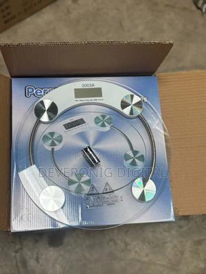 Glass Bathroom Scale - thumbnail 2