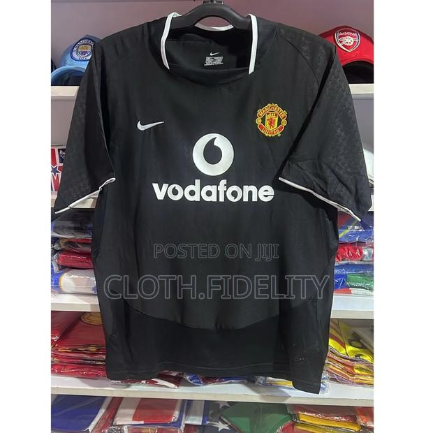 Manchester United Away 2003-2004 Retro Jersey.( Vodafone) - thumbnail 2