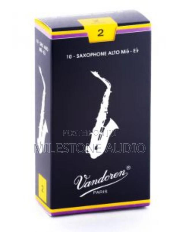 Vandoren Traditional Alto Saxophone Reeds