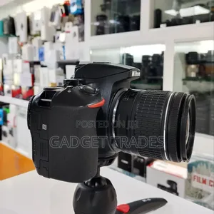 Nikon D5600 DSLR Camera With 18-55mm Lens(Mint Clean)