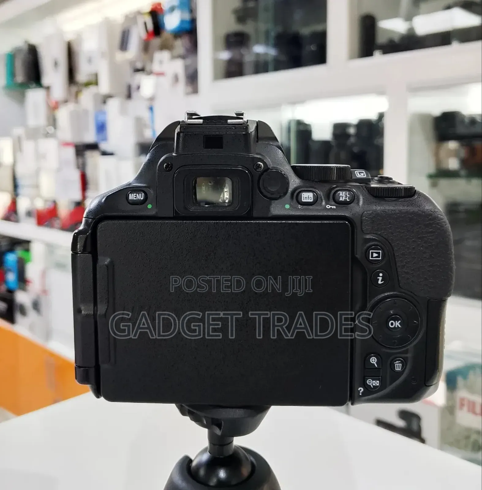 Nikon D5600 DSLR Camera With 18-55mm Lens(Mint Clean)