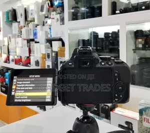 Nikon D5600 DSLR Camera With 18-55mm Lens(Mint Clean)