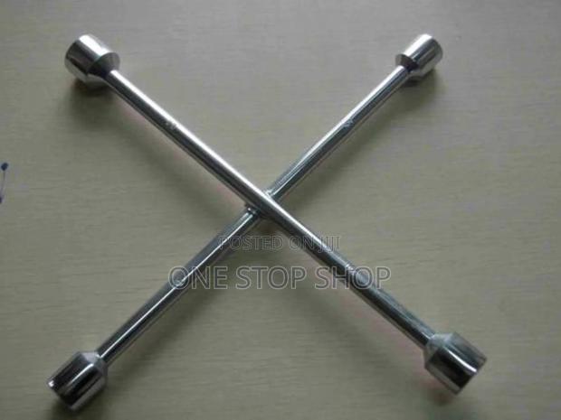 Cross Tire Wrench Four Way Lug Wrench 17x19x21x23mm