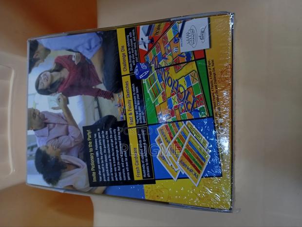 Pictionary Quick Sketches Crazy Guesses Sketching Board Game - thumbnail 3