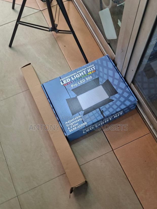 Pro Led 800 Led Video Light Kit With Adjustable Stand - main view