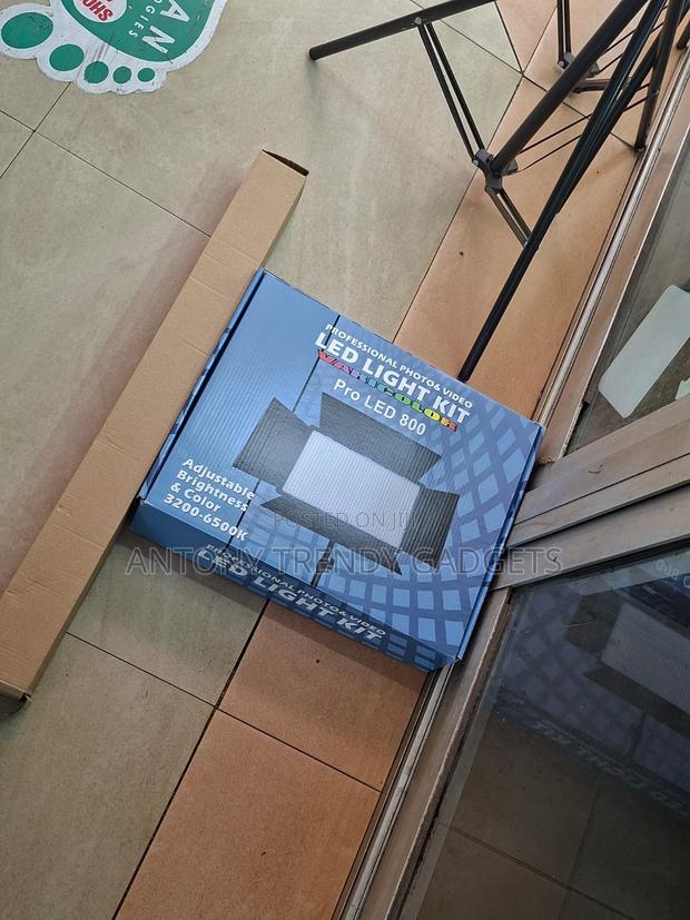 Pro Led 800 Led Video Light Kit With Adjustable Stand - thumbnail 2