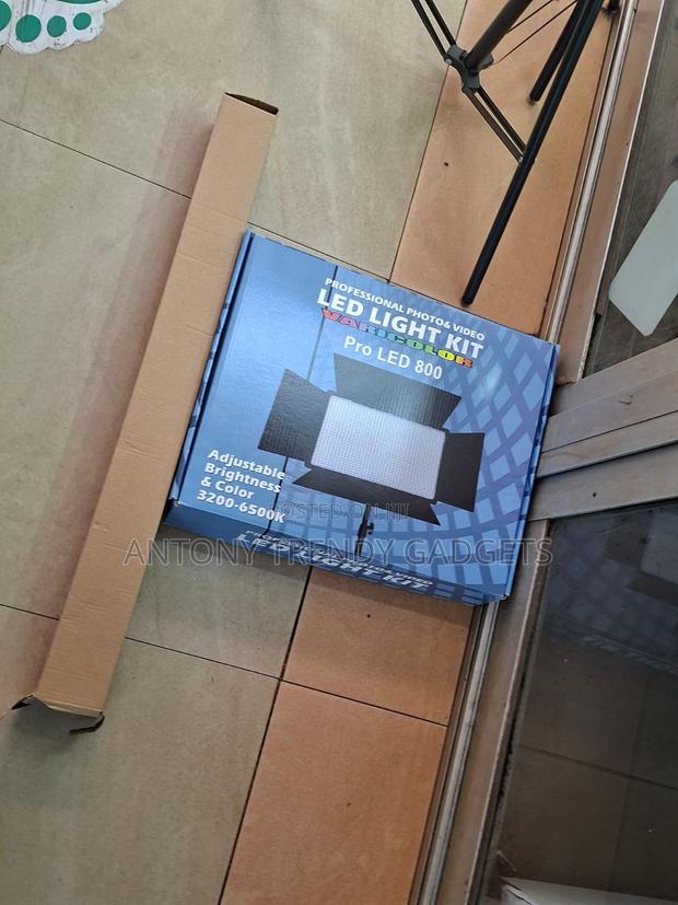 Pro Led 800 Professional Led Light Kit With Stand - thumbnail 2