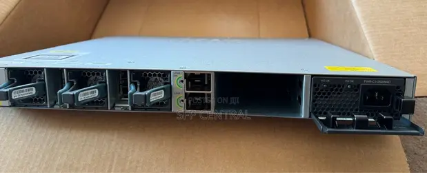 Switch Cisco Catalyst WS-C3850-12XS-S 12 Ports SFP+ 10Gb - Occasion