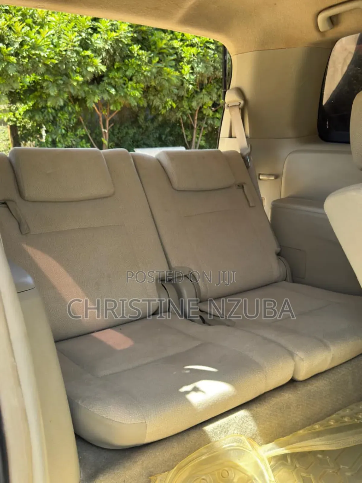 Toyota ISIS 1.8 Platana 2WD 2010 Silver