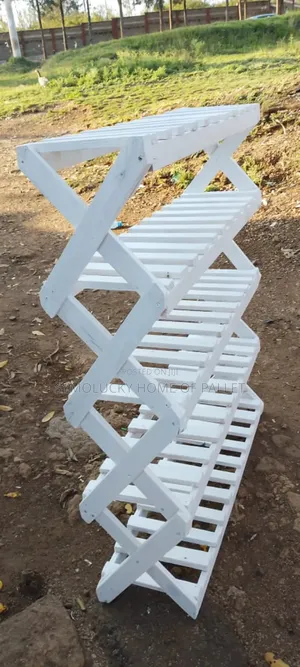 Pallet Shoes Rack. White in Color