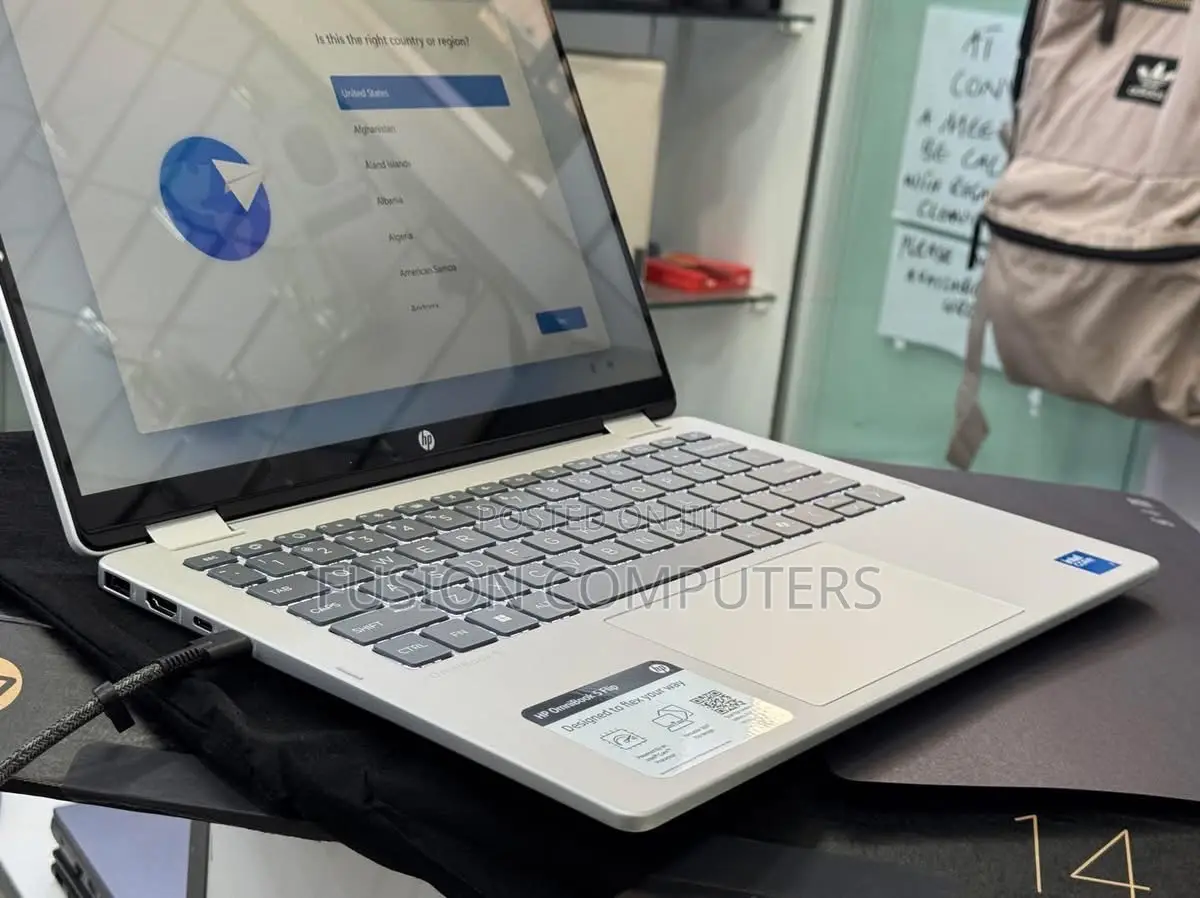 New Laptop HP OmniBook 5 Flip 14-fp0023dx 16GB Intel Core 7 SSD 512GB