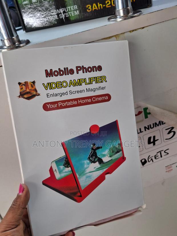 Mobile Phone Video Amplifier / Screen Magnifier - main view