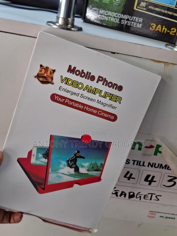 Mobile Phone Video Amplifier / Screen Magnifier - thumbnail 3