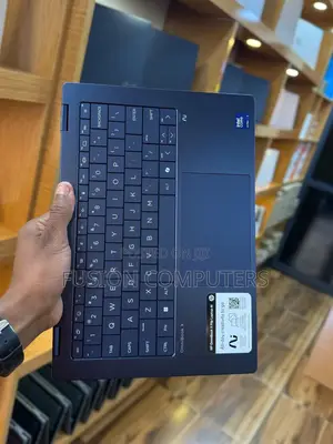 New Laptop HP OmniBook X Flip 14" 16GB Intel Core Ultra 7 SSD 1T