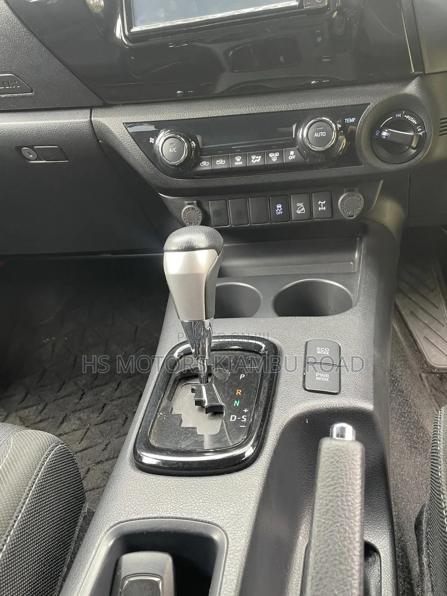 Toyota Hilux 2019 Black