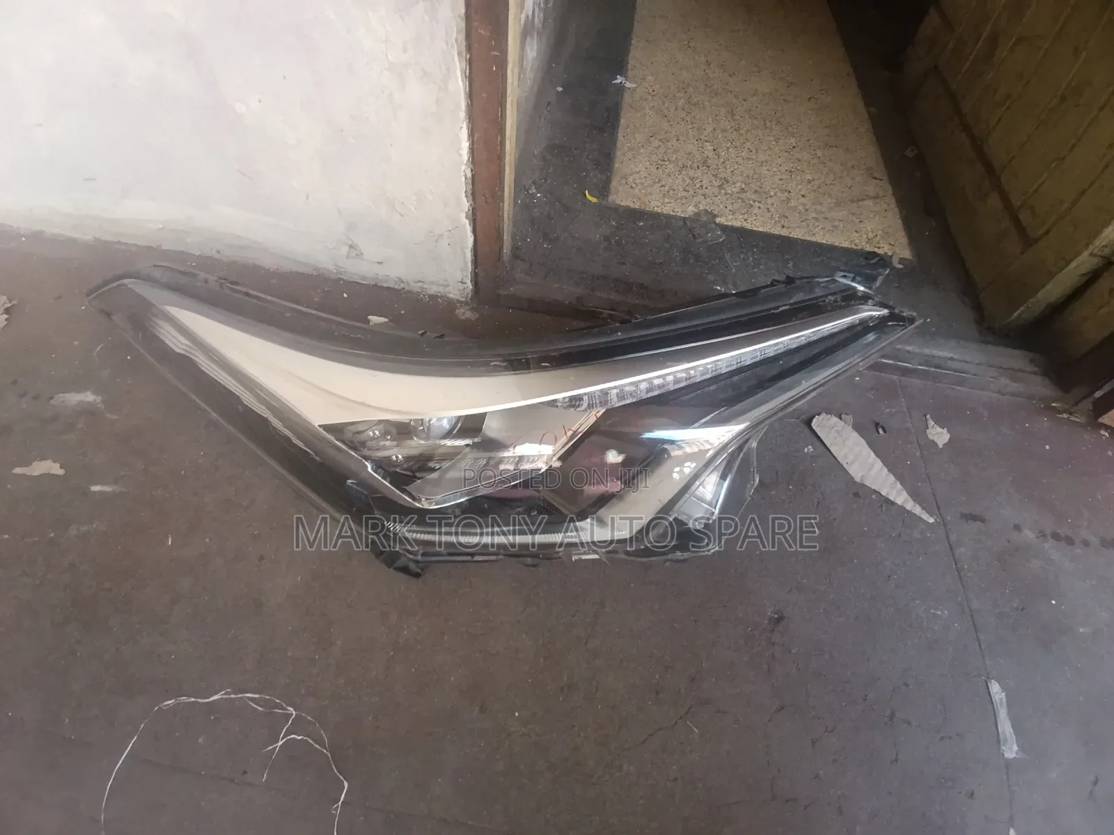 Toyota CHR Headlight Zenon 2017