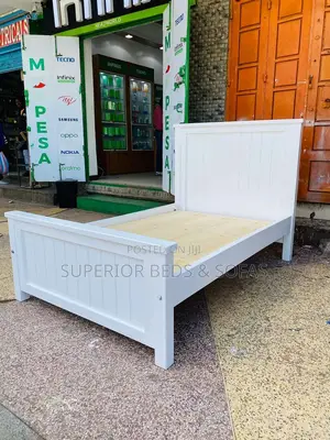 5x6 Classic White Wooden Bed