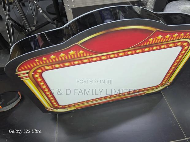 Led Letter Bottle Presenter Doremi Lights - main view