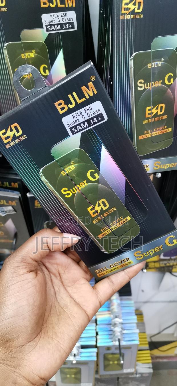 Iqank Tempered Glass Screen Protector for Samsung Galaxy J4 Plus - thumbnail 3