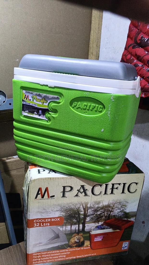Generic Pacific 32l Large Capacity Cooler Box - main view