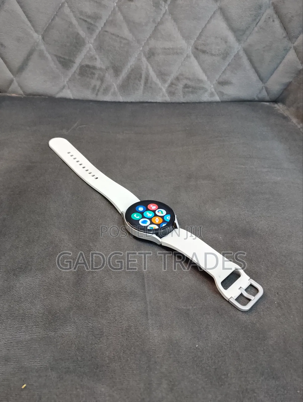 Samsung Galaxy Watch 5 44mm With Original Charger