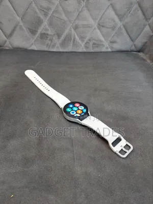 Samsung Galaxy Watch 5 44mm With Original Charger
