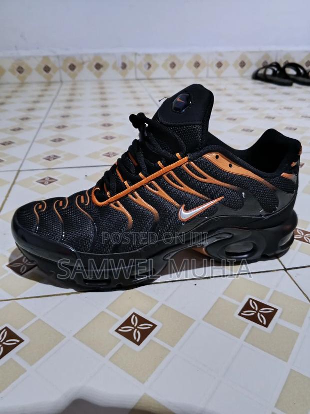 Unisex Sneakers