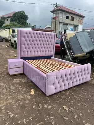Lounging 5 by 6 Chester Bed With Side Drawers